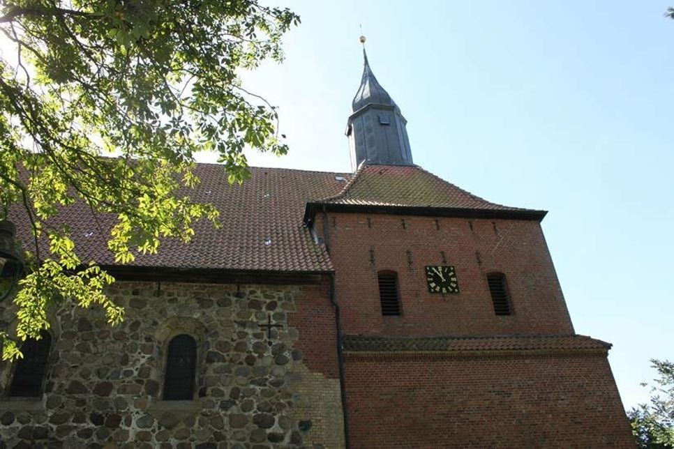 Bereits seit 2016 war es für die Feldsteinkirche „5 vor 12“.