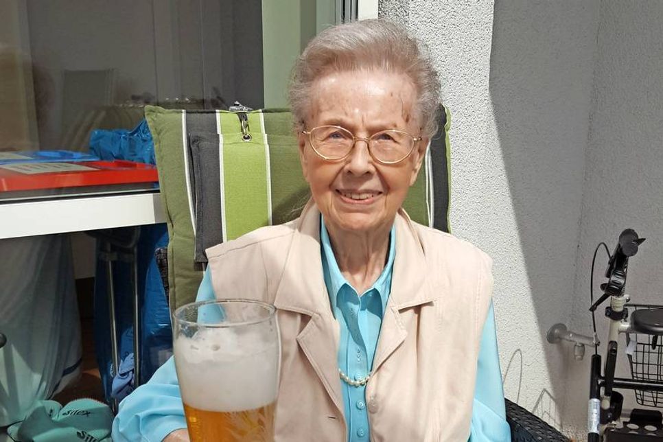 Elfriede Machedanz feiert ihren 102. Geburtstag.