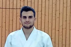 Nach einem sehr interessanten und inspirierenden Lehrgang standen am Ende Dan-Prüfungen an. Schüler Florent Zhegrova vom Nippon-Karate Grömitz stellte sich der anspruchsvollen Prüfung und konnte sich am Ende über den 2. Dan freuen. (red)