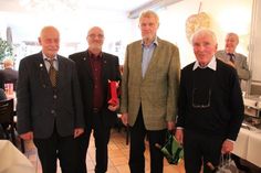 Wilhelm Rohwedder mit den Gründungsmitgliedern Hans-Erwin Jeakel, Jochen Hildebrand und Johannes Schnoor (v. lks.).