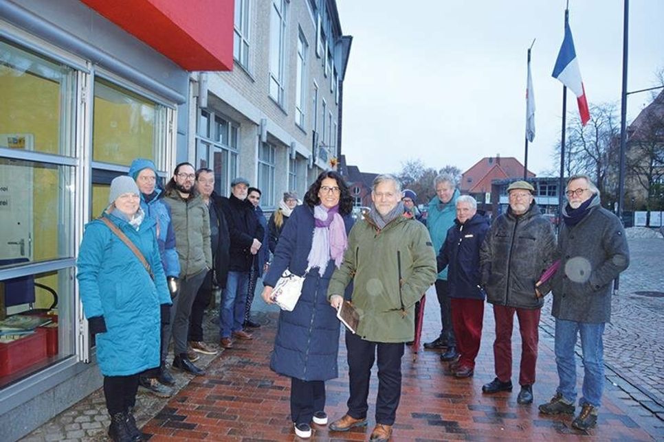 Projektleiterin Susanne von Zydowitz und Thorsten Kausch, Experte für Stadtmarkenprozesse, führten den Stadtspaziergang im Vorfeld der Abenddiskussion an.