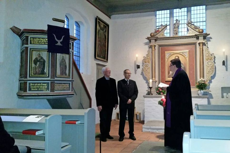 Gottestdienst in der Hospitalkirche mit Propst Süssenbach, der Jürgen Hering und Volker Weber den Segen spendete.