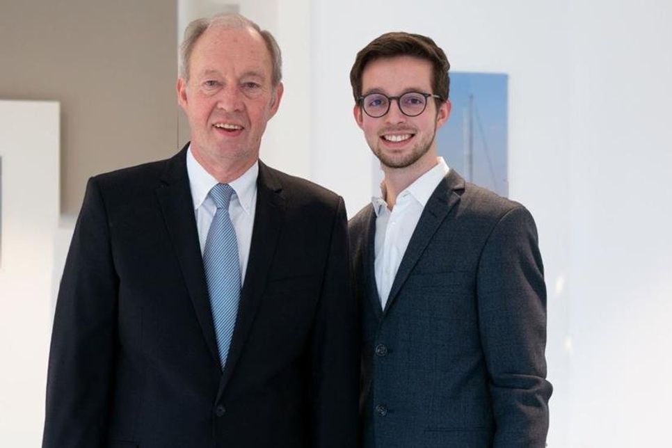 Bernd und Lars Kronenberg (v. lks.) arbeiten gemeinsam mit ihren Kunden daran, persönliche Wohnwünsche zu erfüllen.