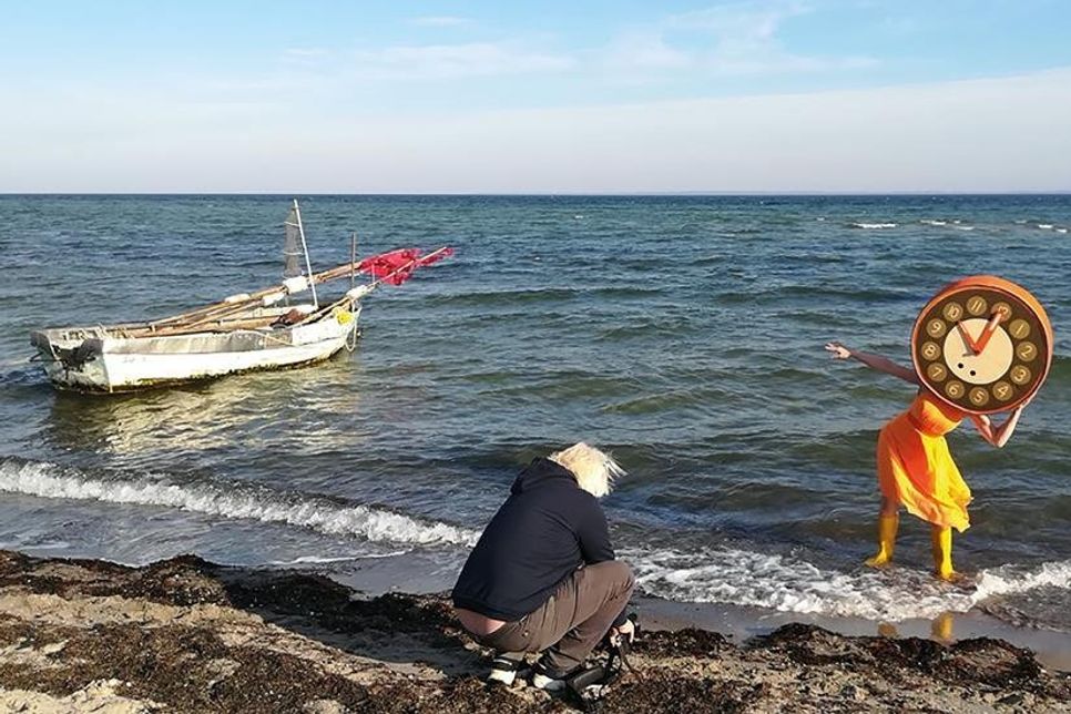 Backstage beim Videodreh für den Trailer am Strand von Sierksdorf (Baum und John)