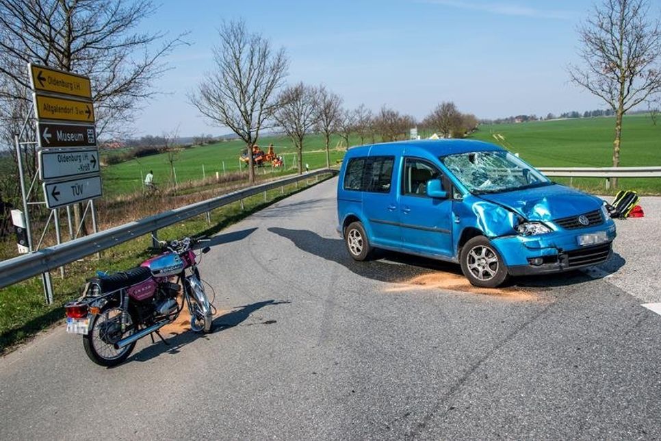 Die Verkehrsunfallermittlungen werden bei der Polizeistation Oldenburg in Holstein geführt.