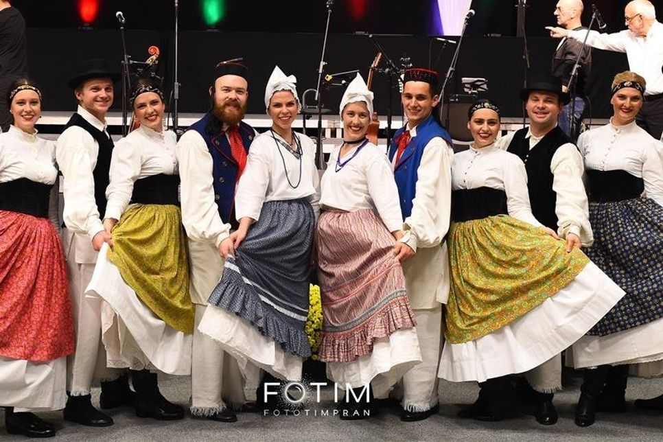 Das Programm der Studenten umfasst über 30 verschiedene Bühnenaufführungen von Volkstänzen aus dem gesamten slowenischen Raum. Foto: France Marolt.