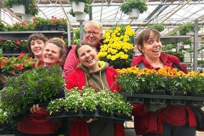 Das Team der Gärtnerei Aeschlimann berät und begleitet gern auf dem Weg zur gelungenen Blütenoase.