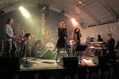 Am Samstagabend heizte die Band „Max & friends“ den Besuchern mit funkigen Klängen auf der Nordstrandbühne ein.