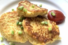 Wer Lebensmittel ungerne wegwirft, kann aus Kartoffelbrei ganz einfach ein komplett neues Gericht zaubern.