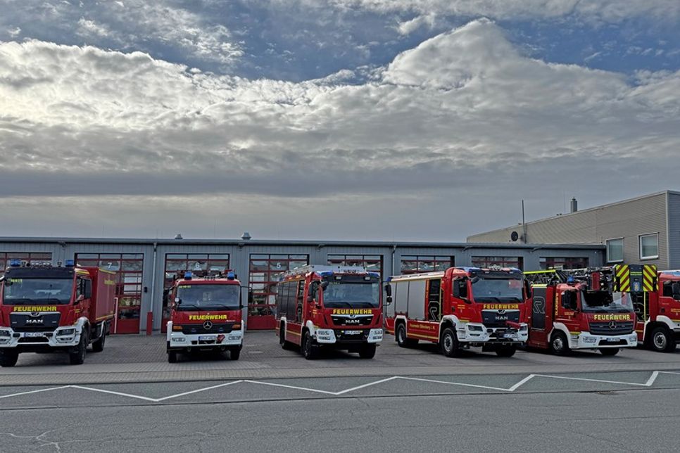 Die Fahrzeuge der Freiwilligen Feuerwehr Oldenburg beeindruckten mit ihrer technischen Ausstattung so mache Flohmarktbesucher.