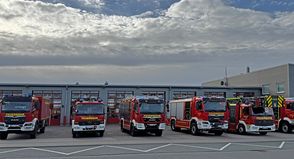 Die Fahrzeuge der Freiwilligen Feuerwehr Oldenburg beeindruckten mit ihrer technischen Ausstattung so mache Flohmarktbesucher.