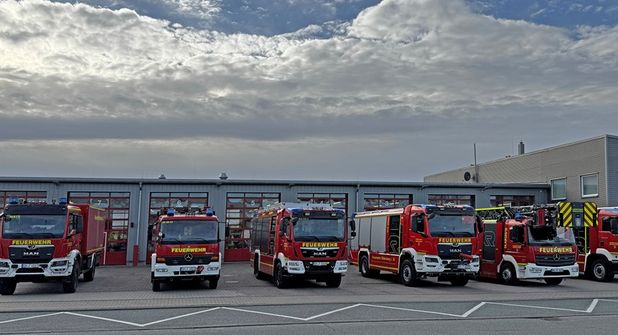 Die Fahrzeuge der Freiwilligen Feuerwehr Oldenburg beeindruckten mit ihrer technischen Ausstattung so mache Flohmarktbesucher.