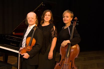 Klaviertrio con M.I.O.