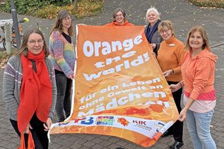 Werben für die Aktionswoche gegen Gewalt an Frauen und Mädchen (v.l.): Ulrike Torges, Julia Jünemann, Yvonne Deerberg, Sonja Brauers, Marianne Tierstiege-Lambers und Eva Meggers.