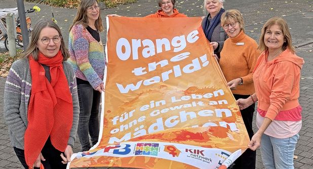 Werben für die Aktionswoche gegen Gewalt an Frauen und Mädchen (v.l.): Ulrike Torges, Julia Jünemann, Yvonne Deerberg, Sonja Brauers, Marianne Tierstiege-Lambers und Eva Meggers.