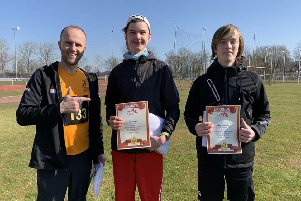 5-Kilometer: Erster bei den Männern wurde Julius Giller vom Tri-Sport Lübeck mit 19:40 Minuten. Platz 2 erreichte Valentin Gepper vom TSV Neustadt mit 21:29 Minuten und Platz drei ging an Kilian Schweigler vom TSV Neustadt mit 21:39 Minuten.