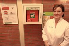 1.500 Euro hat der Defibrillator der Amtsverwaltung gekostet. Manuela Falk ist an die örtlichen Betriebe herangetreten, um die Finanzierung zu ermöglichen.