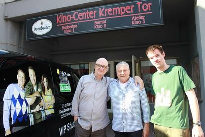 Organisator Marcel Path mit Synchronsprecher Thomas Karallus und Synchronregisseur und Autor Peter Minges (v. re.).