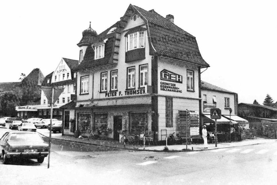 Am Grömitzer Marktplatz eröffnete Dagmar Butenschön (geborene Thomsen) am 11. Mai 1978 den sechsten Standort von Peter F. Thomsen.