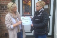 Grube. Vor 5 Jahren eröffnete der Weinschmecker in Grube sein Geschäft. Anlässlich einer Feier spendeten Freunde und Gäste 865 Euro zum Erhalt der St. Jürgen Kirche. Der Vorstand des Fördervereins bedankt sich für diese großzügige Spende. Im Jahr 2018 wurden durch den Förderverein bereits 15.563,18 Euro für die Beschallungsanlage der Kirche zur Verfügung gestellt und zum Ende des Jahres werden weitere 7.817,64 Euro für den Rest der Beschallungsanlage, die Vergoldung der Kugel und des Hahns, sowie des Zeigers und des Zifferblatts der Kirchenuhr folgen. Mit insgesamt 23.380,82 Euro wurde die Sanierung der St. Jürgen Kirche im Jahr 2018 unterstützt. (red)