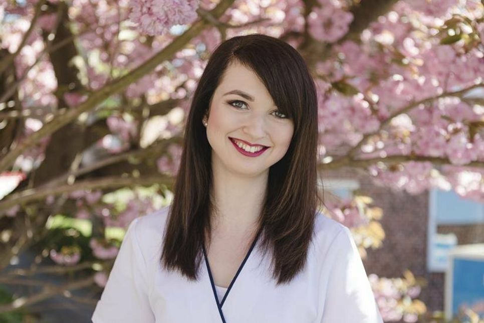 Ann-Kathrin Schlicht ist staatlich geprüfte Kosmetikerin mit Schwerpunkt Visagistic. Am Samstag lädt sie zum Jubiläum ihres Kosmetikstudios ein.