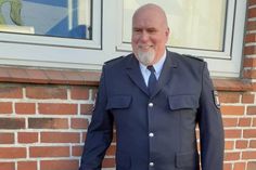 Nach über 44 Dienstjahren ging der Leiter der Polizeistation Schönwalde am Bungsberg, Polizeihauptkommissar Andreas Schulenburg, mit Wirkung zum 1. November in den Ruhestand.