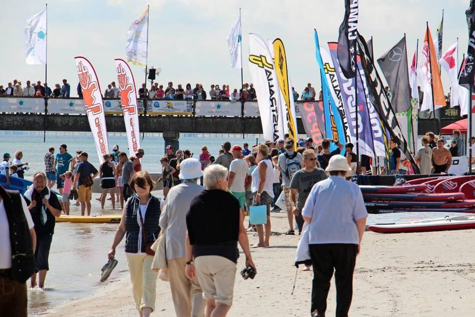 Foto vom Mercedes-Benz SUP World Cup 2016, der auch in diesem Jahr wieder in Scharbeutz stattfinden wird.