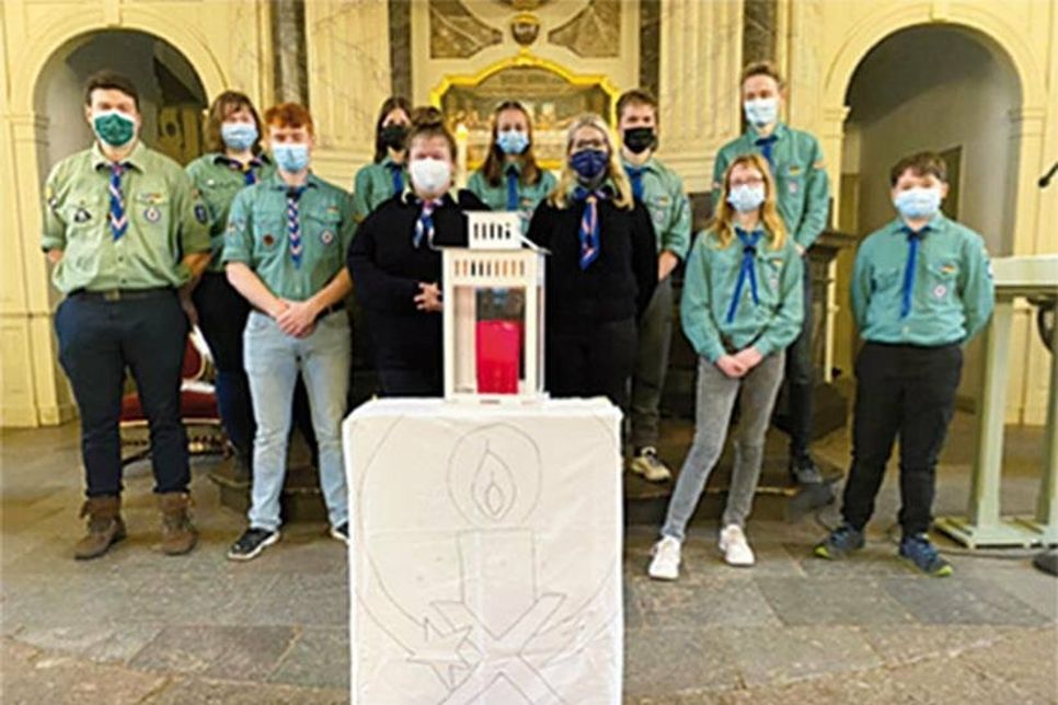 Die Friedenslichter der zweiten Klasse.