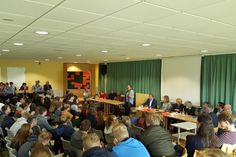 Politiker stellten sich in der Grund- und Gemeinschaftsschule Lensahn den Fragen interessierter Schüler.