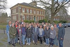 Schüler der Cunningham High School, Kansas, zu Gast in Preetz: Bürgermeister Björn Demmin begrüßte die weitgereisten Besucher am Rathaus.