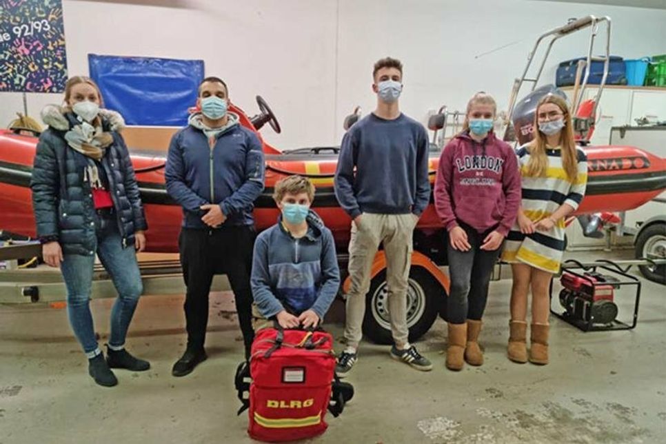 Die neuen und aufgefrischten Rettungsschwimmer Bronze