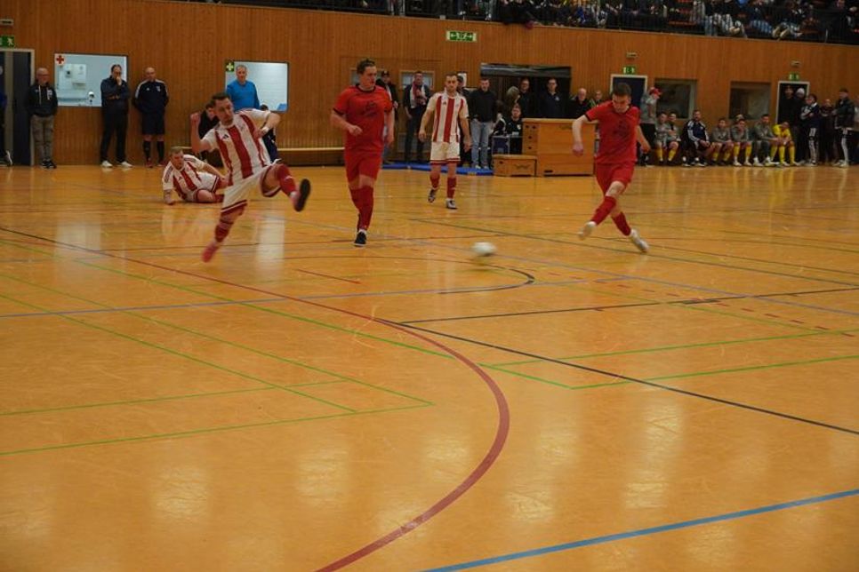 Mit großem Einsatz kämpften die Mannschaften um Tore und Punkte.