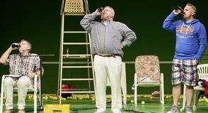 Das Hamburger Ohnsorg-Theater ist mit der Komödie „Extrawurst“ bei „Theater in der Stadt“.