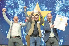 Grund zum Jubeln bei Rewe Haase: Marktmanager Tim Ackerl, Fleischer-Geselle Vincent van Ophuysen, Abteilungsleiter Thorben Macke und Kaufmann Benjamin Haase (von links) freuen sich über die Auszeichnung „Fleisch-Star 2026“.