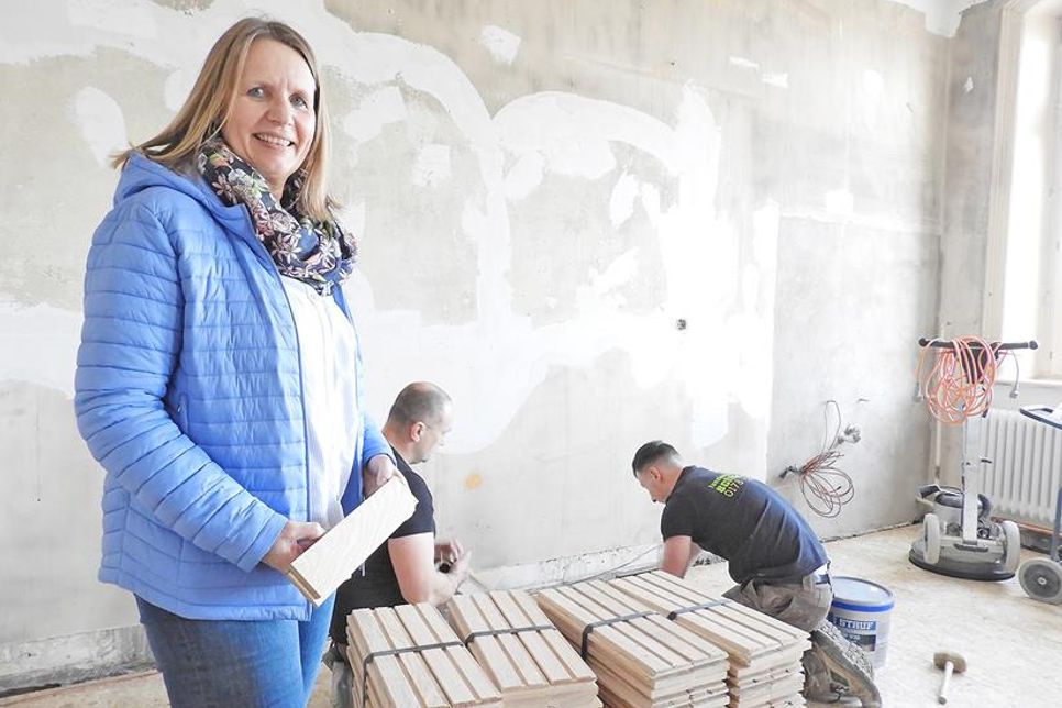 Die letzten drei Monate haben der Wisser-Schulgemeinschaft und Simone Handschuck vom zuständigen Fachdienst Immobilien viel abverlangt. Nach Brandstiftung und Vandalismus im Dezember war viel zu klären und zu organisieren. Die Sanierung läuft nach Plan und nach den Osterferien soll wieder Normalität einkehren.