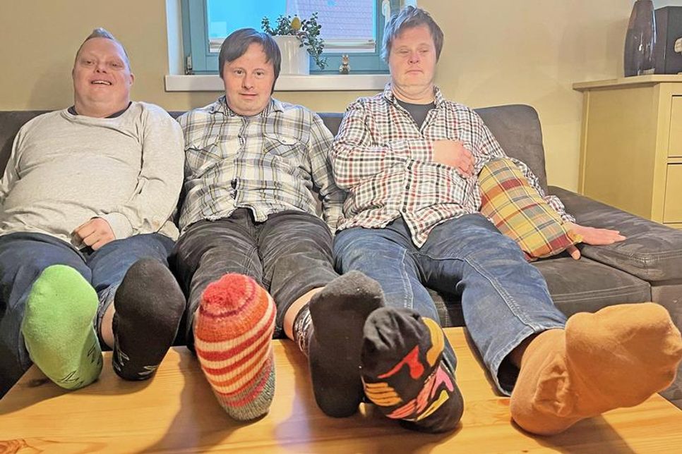 Auch die Eutiner René Goldschmidt, Axel Ritlewski und Ole Harder tragen am 21. März bunte Socken.