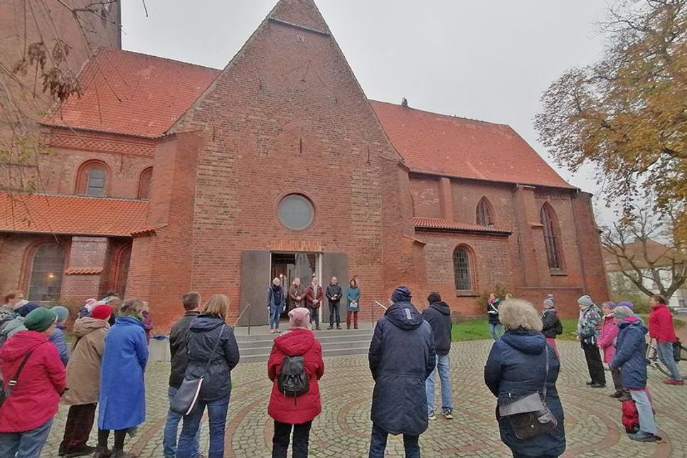 Mit einer Andacht erinnerte die Kirchengemeinde an die Bedeutung des 9. November.