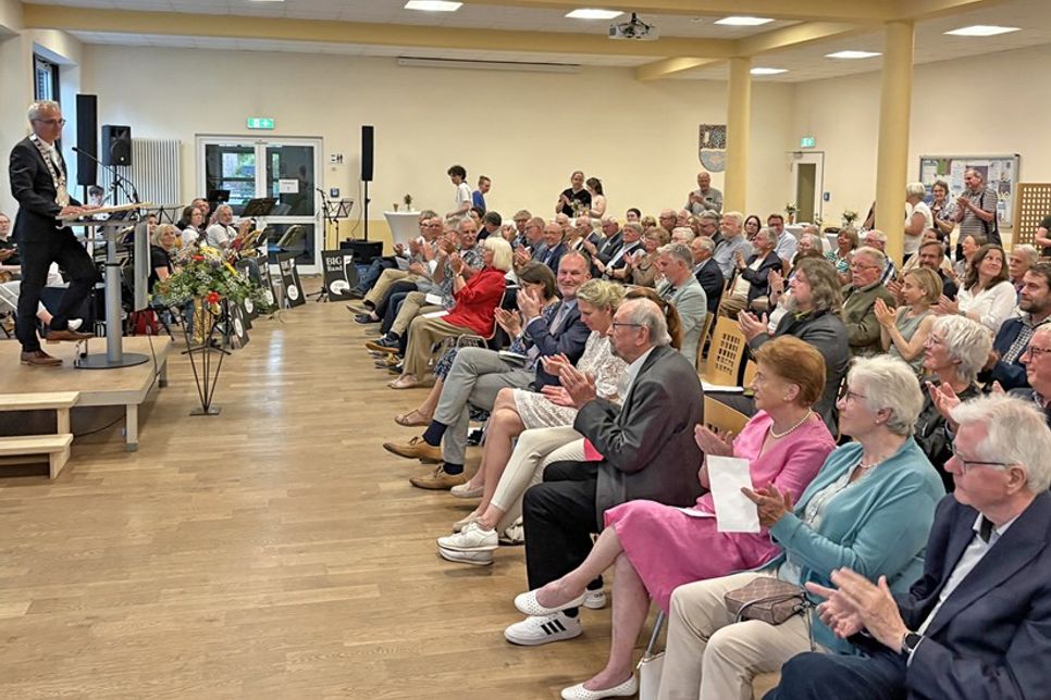 Rund 150 Gäste besuchten am 29. Mai den Stadtempfang im Vorfeld des Schusterfestes in der Mensa der Schulen am Hufenweg.