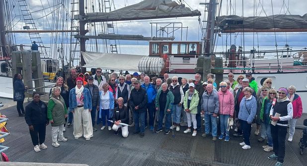 Tourismus-Service Grömitz lud den Seniorenbeirat auf die „Loth Lorien“ ein.