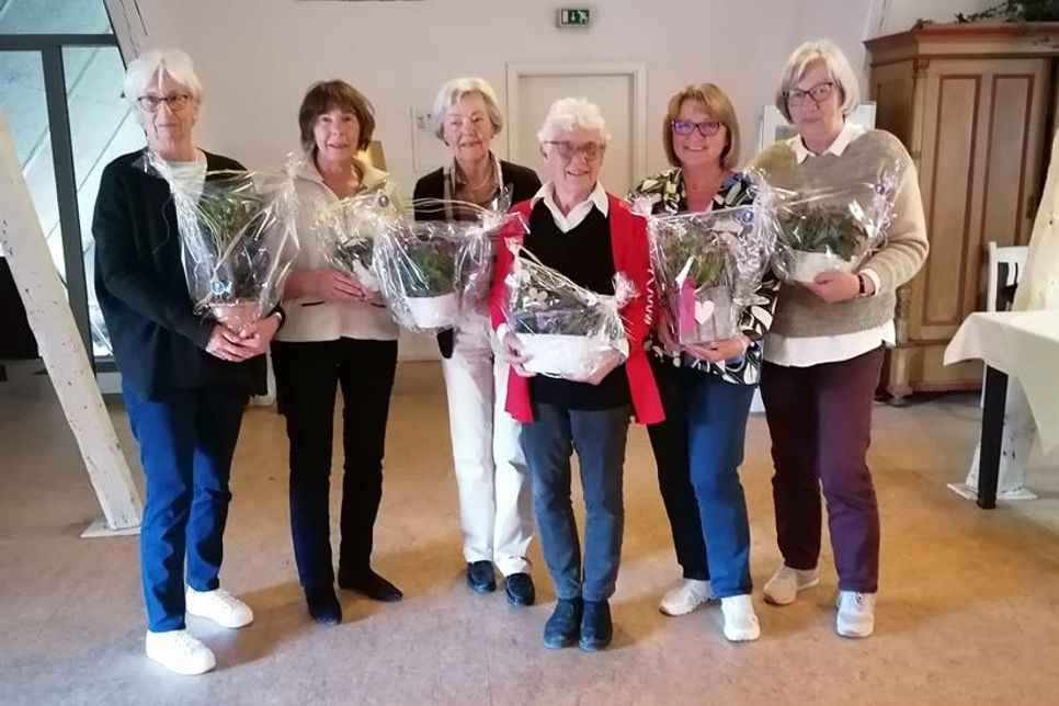 Christiane Hellwig, Renate Donath, Elke Danielzck, Bärbel Slupek, Margerite Gollmer und Ute Hapke (v. lks.).