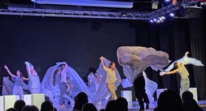 In einem außergewöhnlichen Projekt stellten Schüler historische Ereignisse tänzerisch dar.