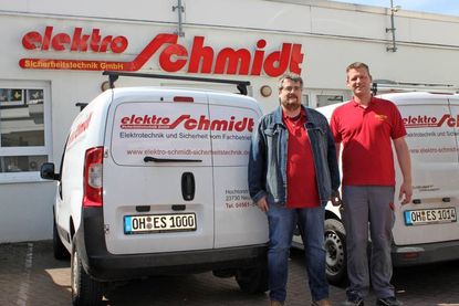 Die Inhaber Christian Krakow und Stefan Hagen (re.) beraten in der Hochtorstraße 28-30 in Neustadt.