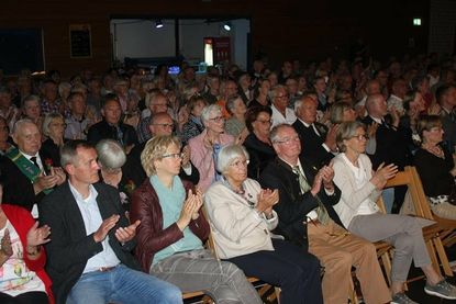 Über 400 Besucherinnen und Besucher sorgten am Freitag für eine besondere Atmosphäre.
