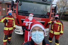 Die Mitglieder der Nachwuchsabteilungen der Feuerwehr Scharbeutz bekamen Besuch vom Nikolaus und seinen Helfern.