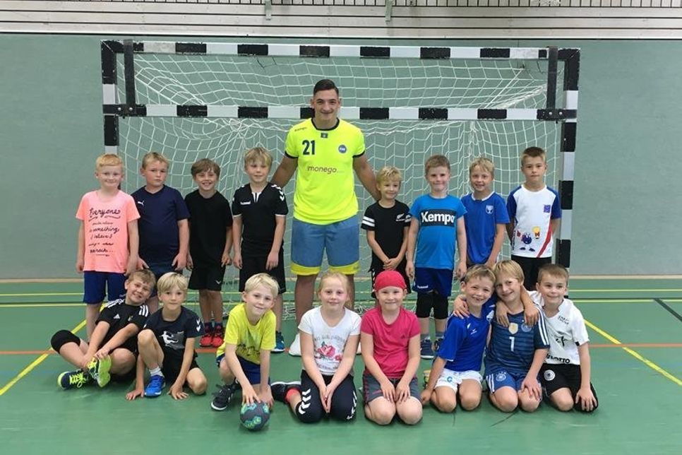 Adrian Halili (U21-Nationalspieler für den Kosovo) trainierte mit der Mini-Mix.
