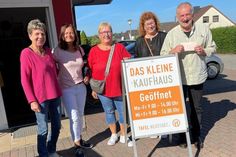 Bei der Tafel wird die meiste Arbeit von ehrenamtlichen Helfern erledigt, wer Lust und Zeit hat zu helfen, kann sich gerne dort melden.