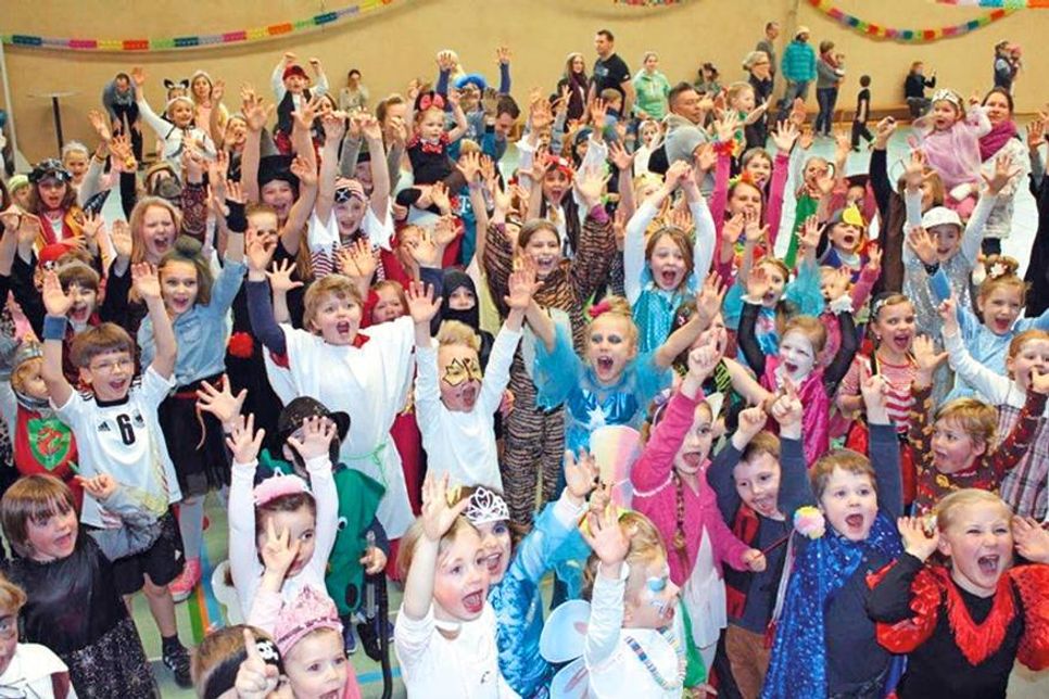 Alaaf und Helau beim NTSV: Der Kinderkarneval begeistert jedes Jahr kleine Prinzessinnen und wilde Cowboys in der Niendorfer Sporthalle. (Foto: NTSV)