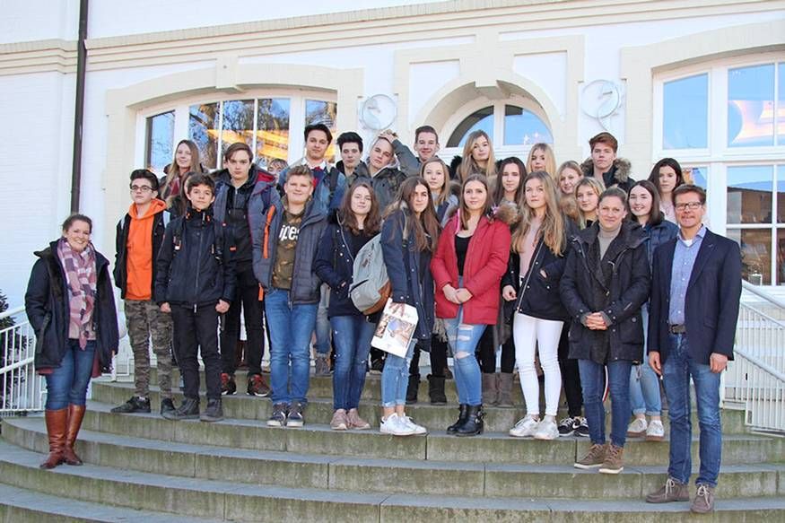 TSNT GmbH setzt Kooperation mit Ostsee-Gymnasium fort: OGT-Schüler ...