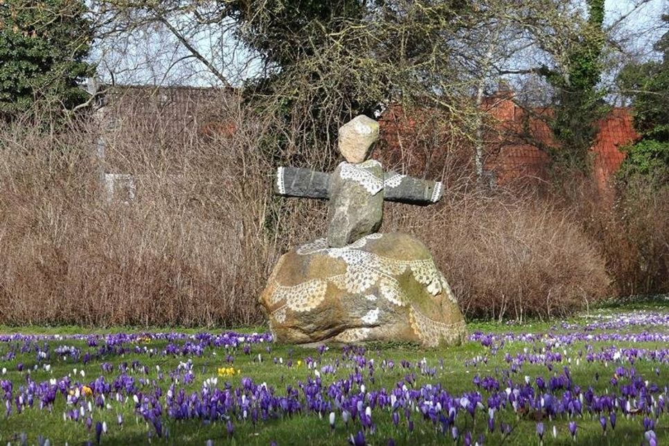 Inspiriert ist die Aktion von der Skulptur „Die Tänzerin“ von Ayla Turan.