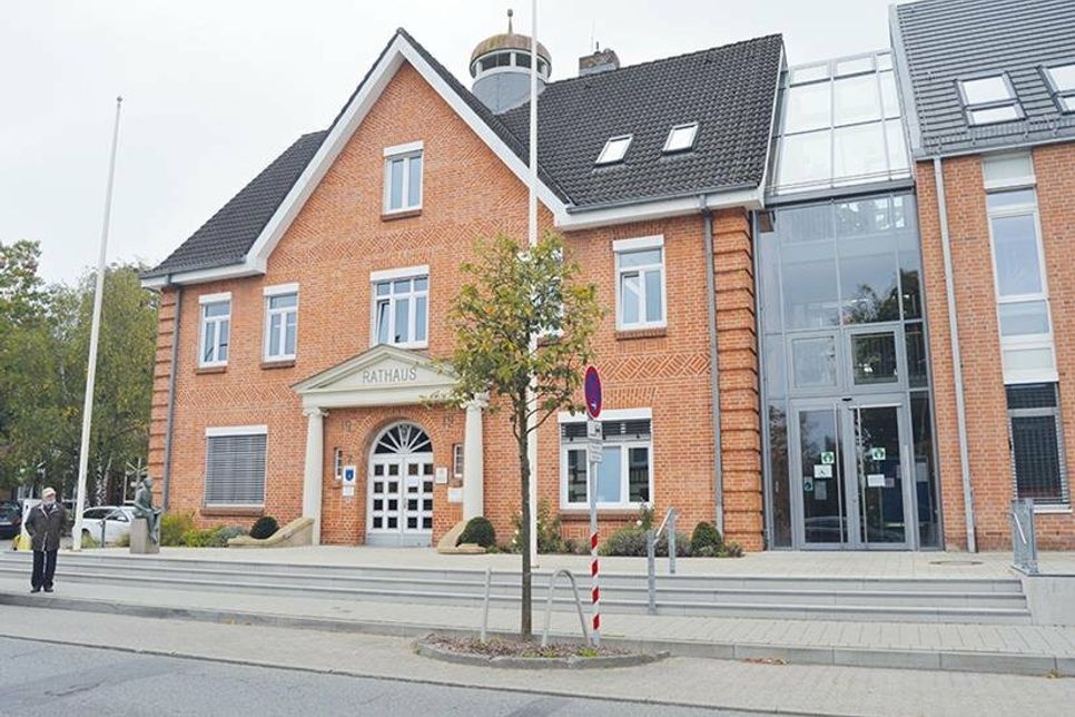 Entscheidet sich schon diesen Sonntag, wer die nächsten sechs Jahre als Chefin oder Chef im Stockelsdorfer Rathaus sitzt?